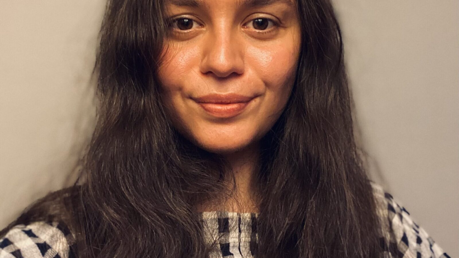 Dr Indigo Holcombe-James